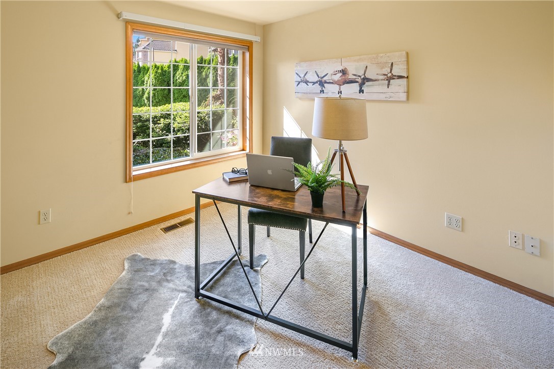 10904 Northeast 197th Street Bothell, WA 98011 - Photo 14 of 32 Gallery Image 14