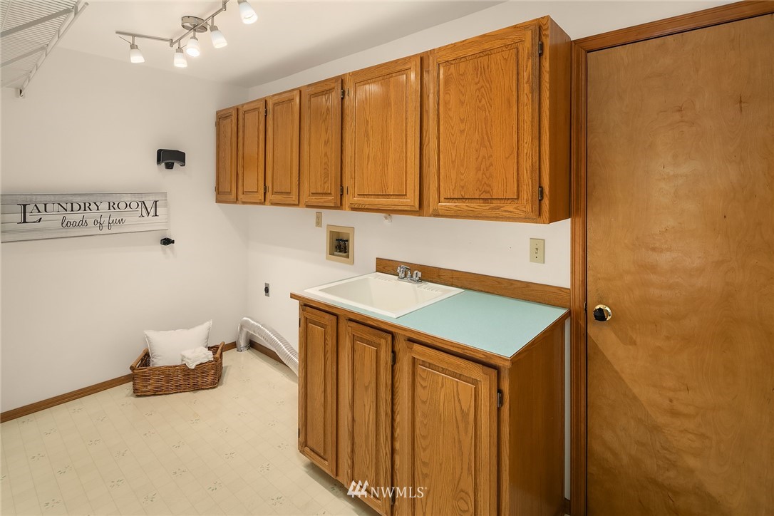 10904 Northeast 197th Street Bothell, WA 98011 - Photo 15 of 32 Gallery Image 15