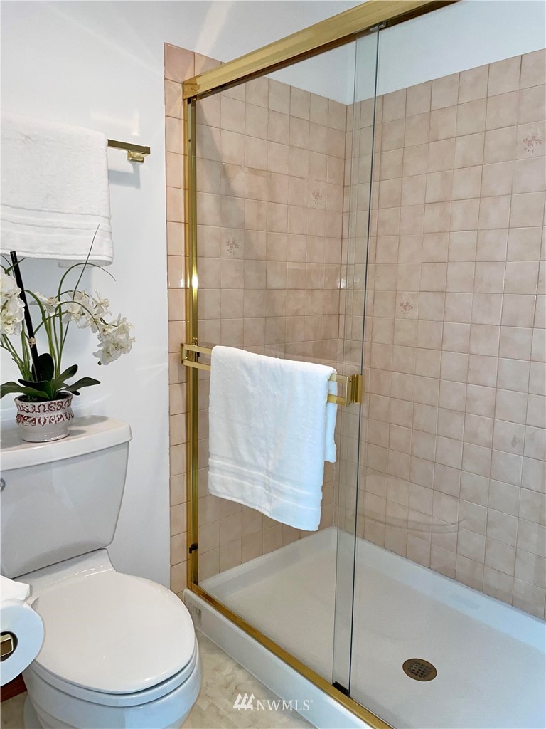 10904 Northeast 197th Street Bothell, WA 98011 - Photo 24 of 32 Gallery Image 24