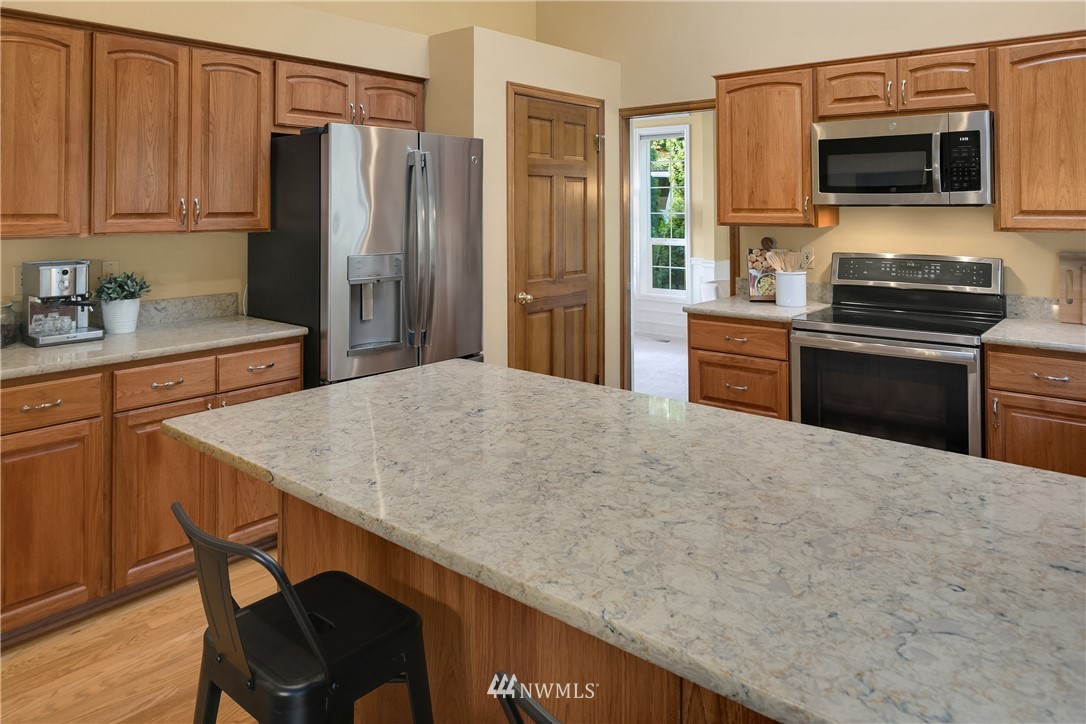 10904 Northeast 197th Street Bothell, WA 98011 - Photo 10 of 32 Gallery Image 10
