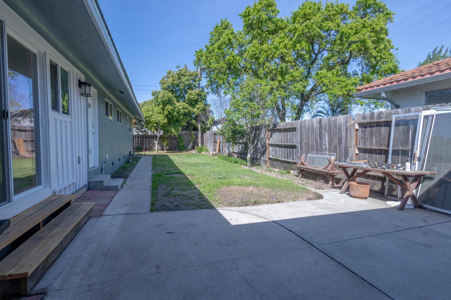 39 West Fulton Street Stockton, CA 95204 - Photo 27 of 31 a view of backyard with outdoor seating and trees