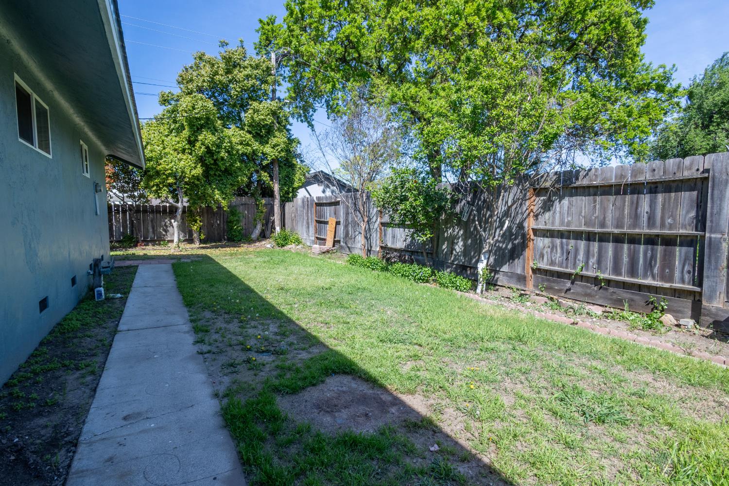 39 West Fulton Street Stockton, CA 95204 - Photo 30 of 31 a view of a back yard
