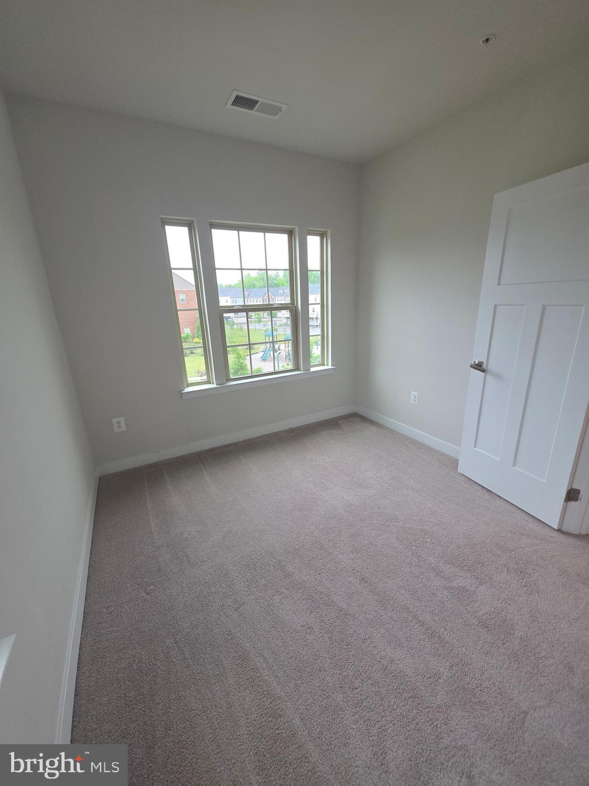 14510 Hunts Farm Road Brandywine, MD 20613 - Photo 58 of 74 an empty room with a window