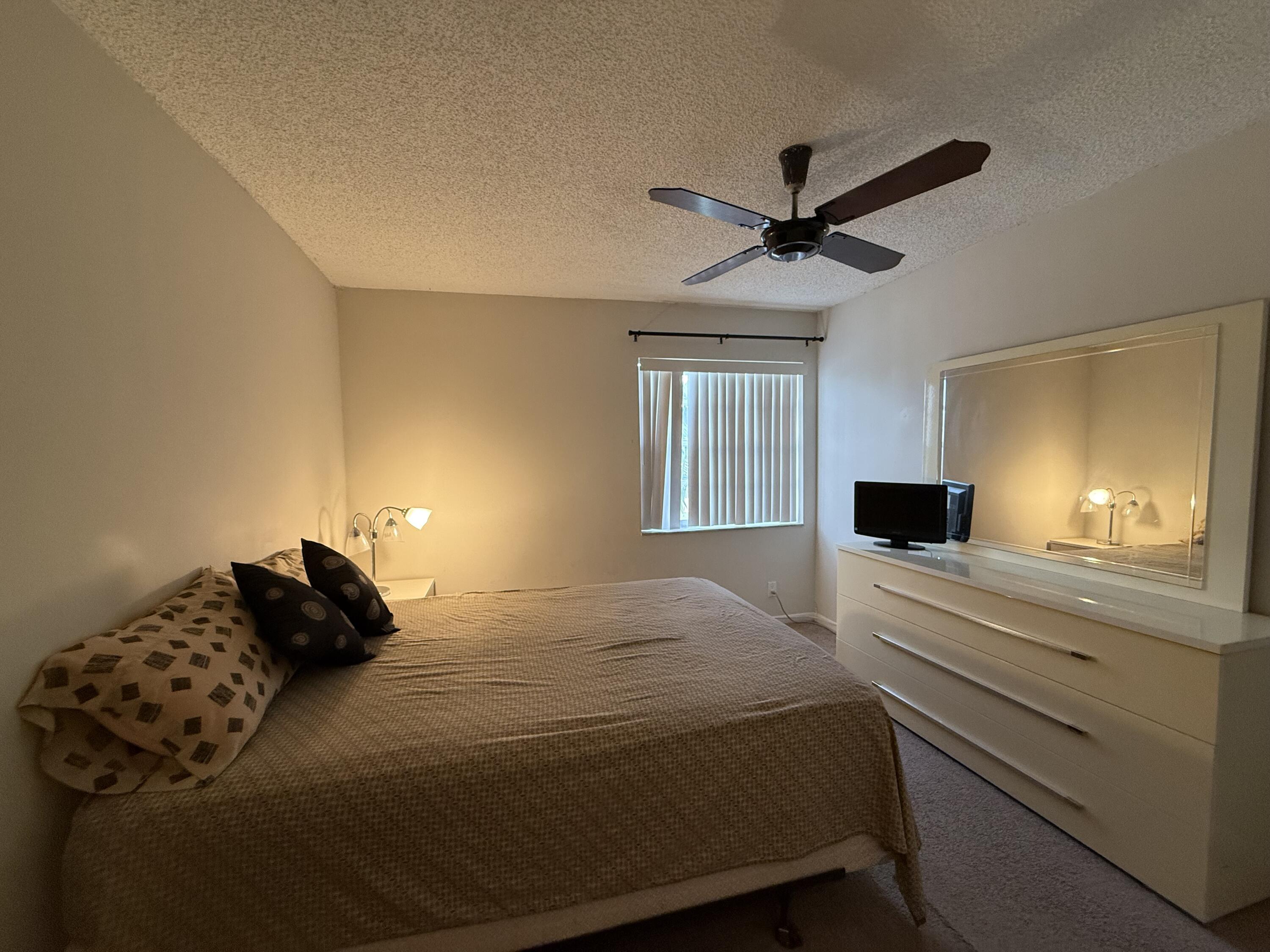 470 Capri G Delray Beach, FL 33484 - Photo 13 of 28 IMG_5549