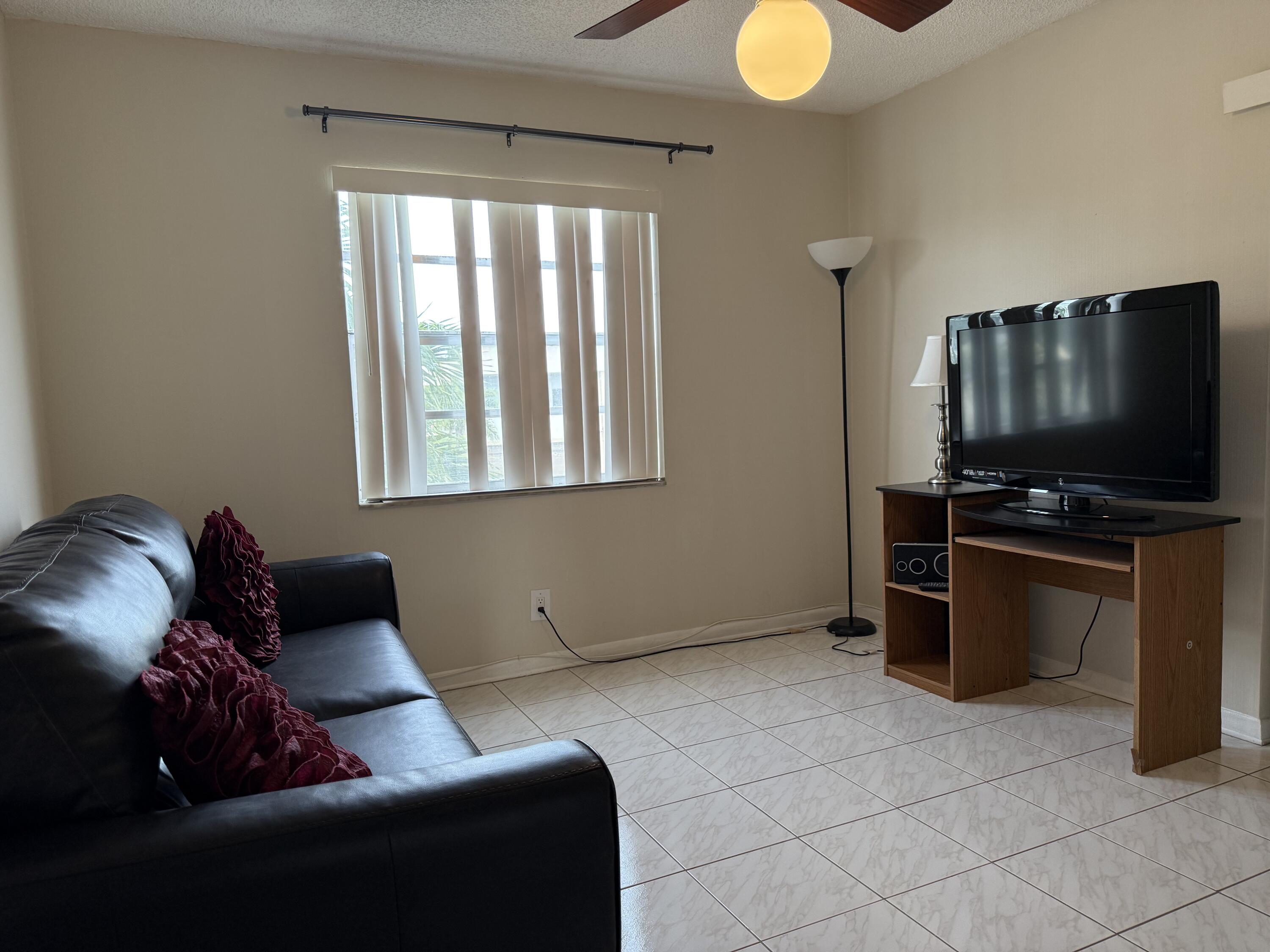 470 Capri G Delray Beach, FL 33484 - Photo 20 of 28 IMG_5554