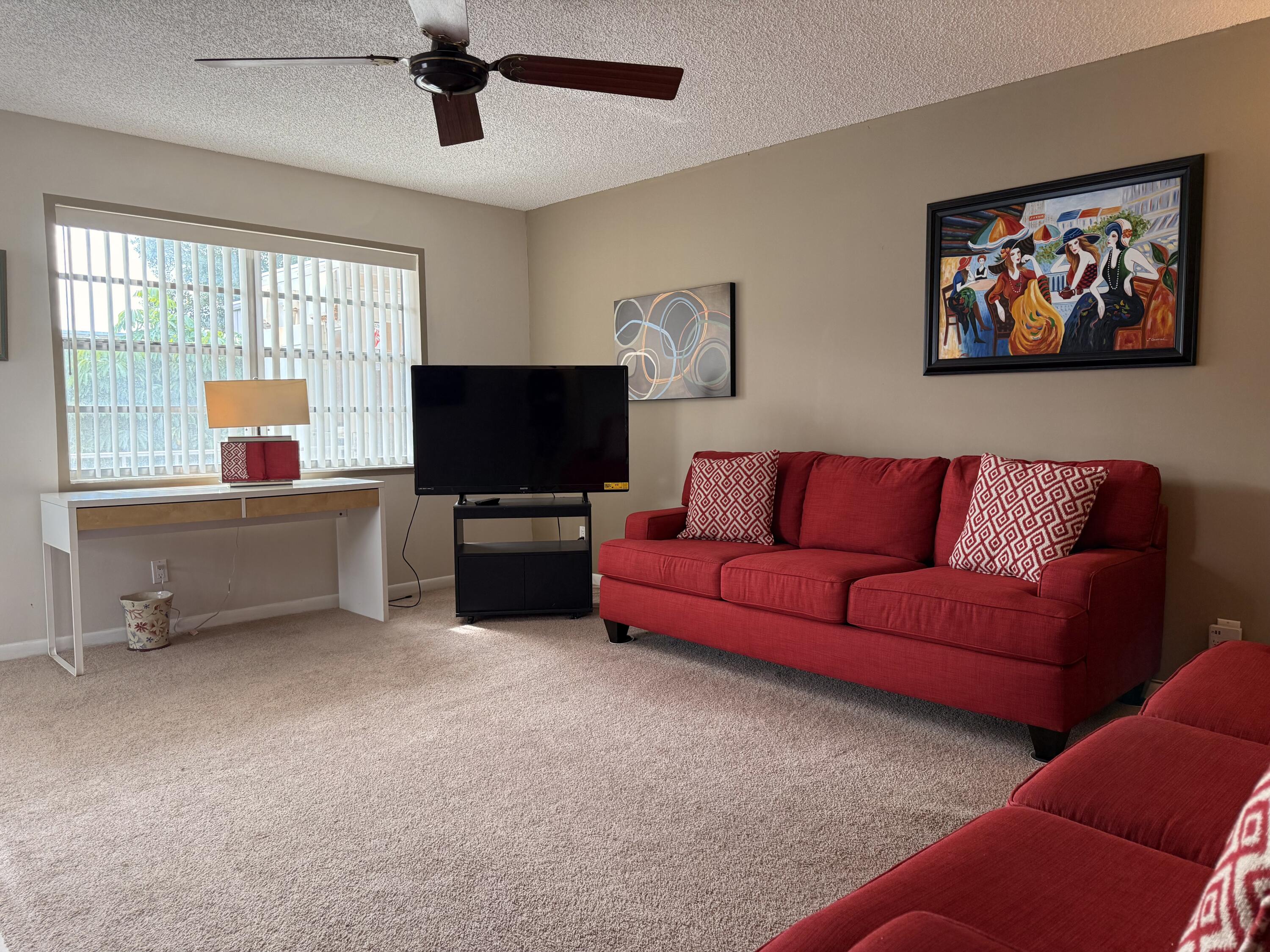 470 Capri G Delray Beach, FL 33484 - Photo 3 of 28 IMG_5512
