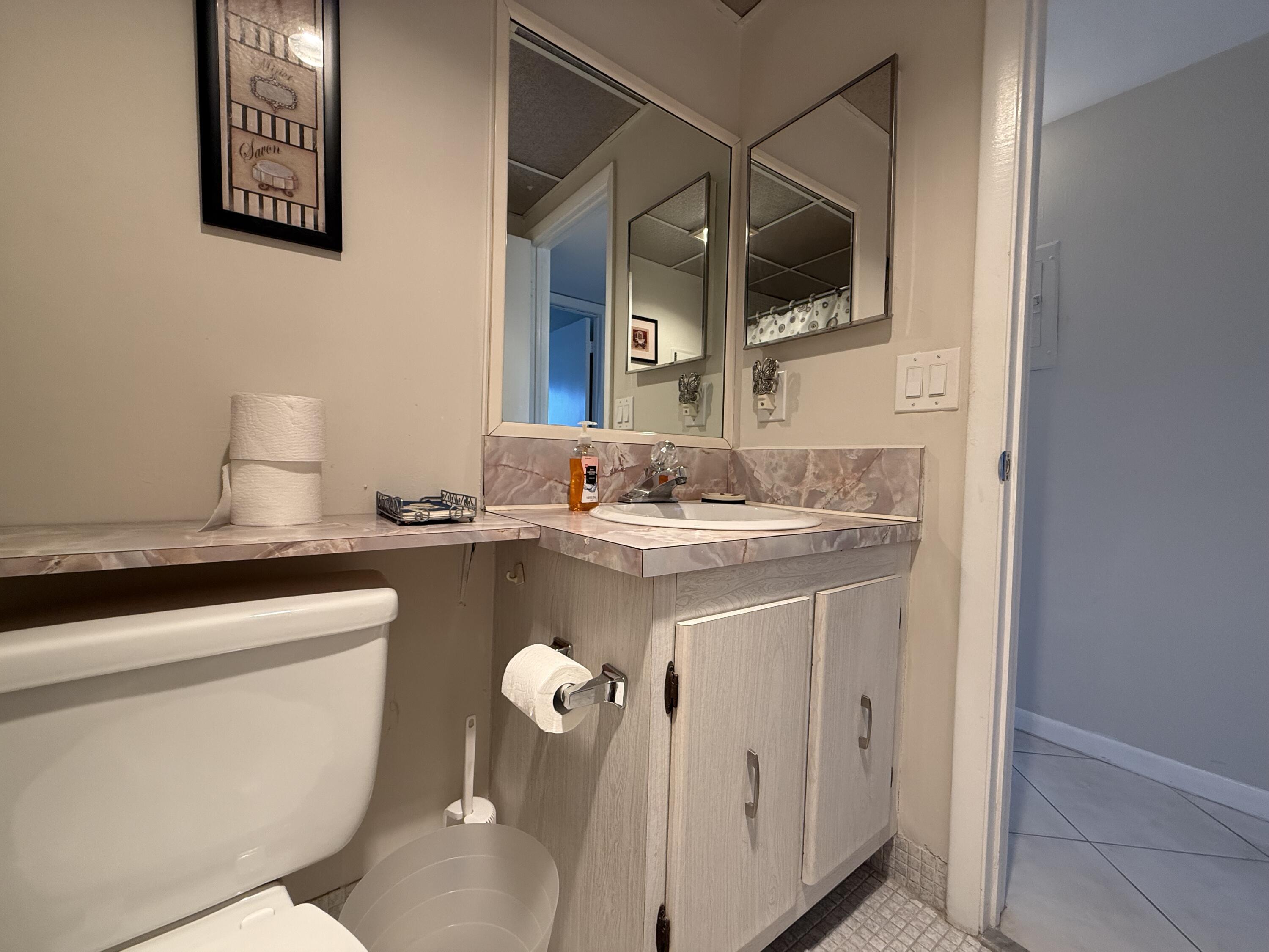 470 Capri G Delray Beach, FL 33484 - Photo 10 of 28 IMG_5538