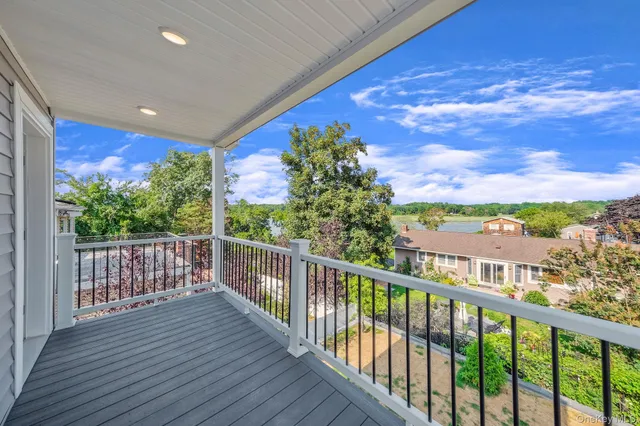 $999,999 | 119 Whittier Drive, Kings Park, NY 11754