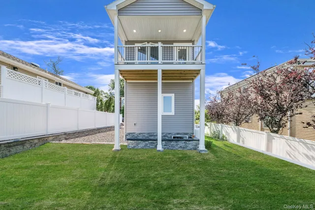 $999,999 | 119 Whittier Drive, Kings Park, NY 11754