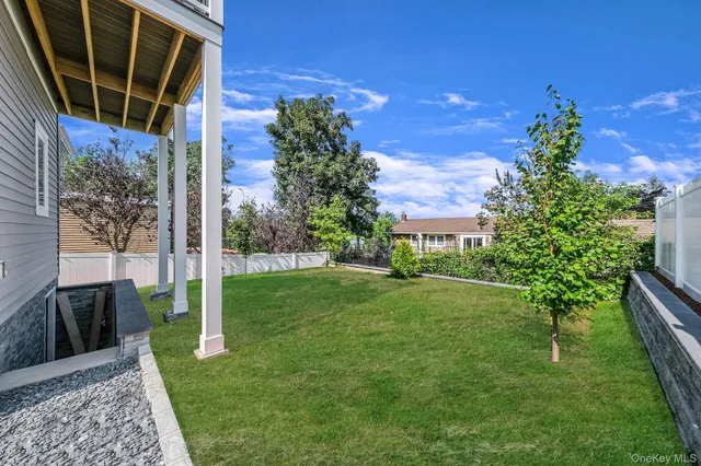 $999,999 | 119 Whittier Drive, Kings Park, NY 11754