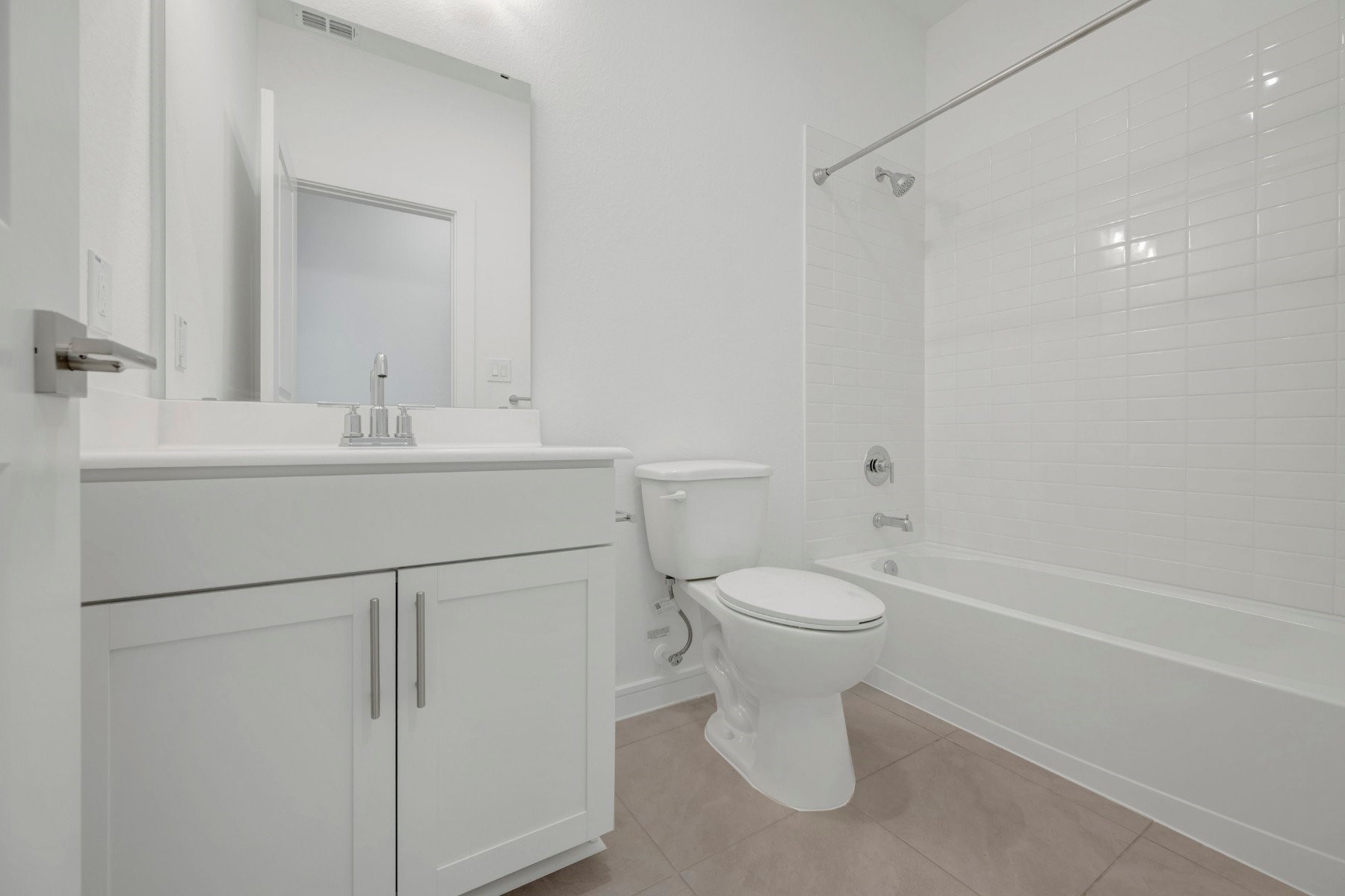 526 Samuel Rdg Drive Dayton, TX 77535 - Photo 18 of 45 Hall bath 2
