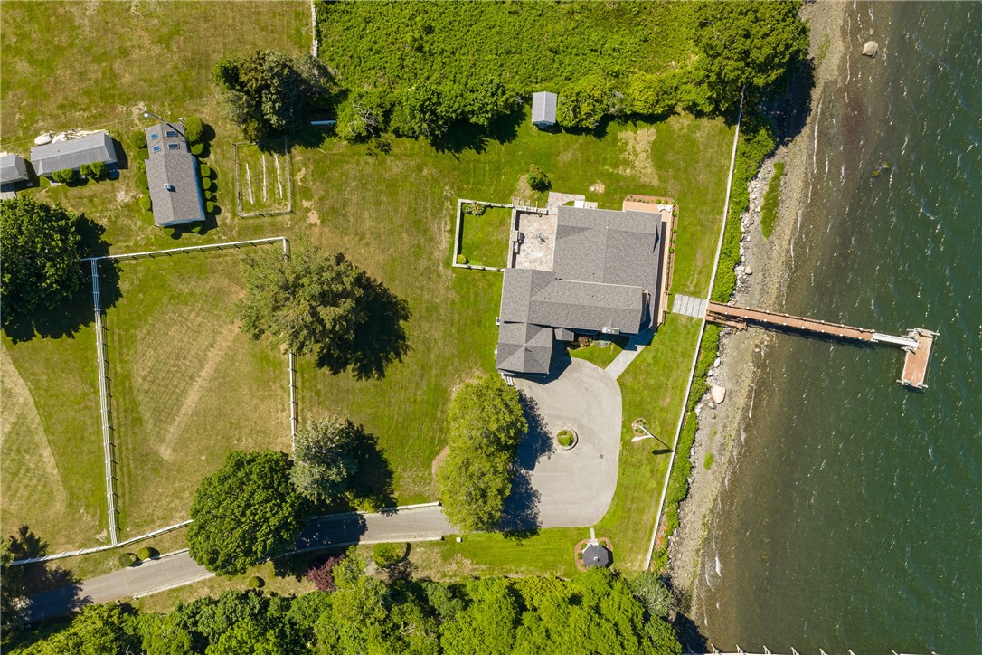 149 Nanaquaket Road Tiverton, RI 02878 - Photo 8 of 45
