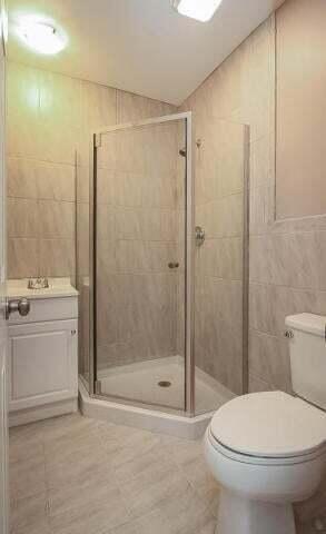 514 Bank Street Mount Pleasant, SC 29464 - Photo 8 of 9 20231103193412443045000000-o - Copy