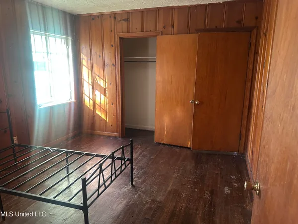 $40,000 | 1867 Shamrock Drive, Jackson, MS 39204