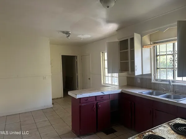 $40,000 | 1867 Shamrock Drive, Jackson, MS 39204