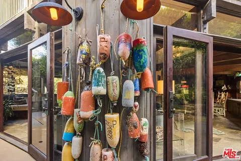 $3,875,000 | 31875 Sea Level Drive, Malibu, CA 90265