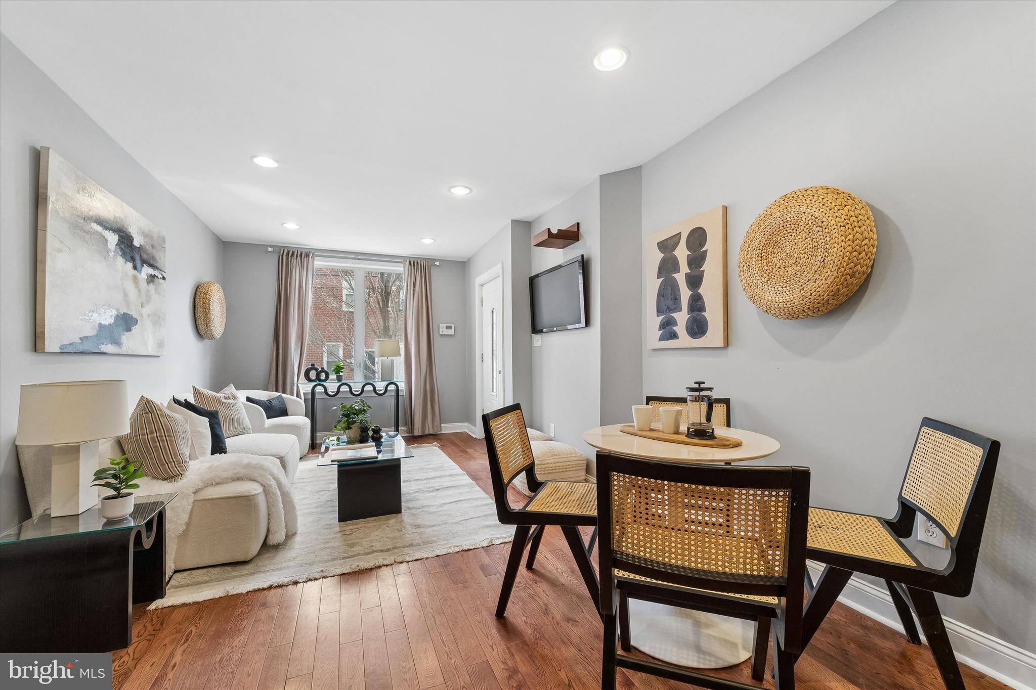 2001 Carpenter Street, Unit B Philadelphia, PA 19146 - Photo 6 of 31 a living room with furniture and wooden floor