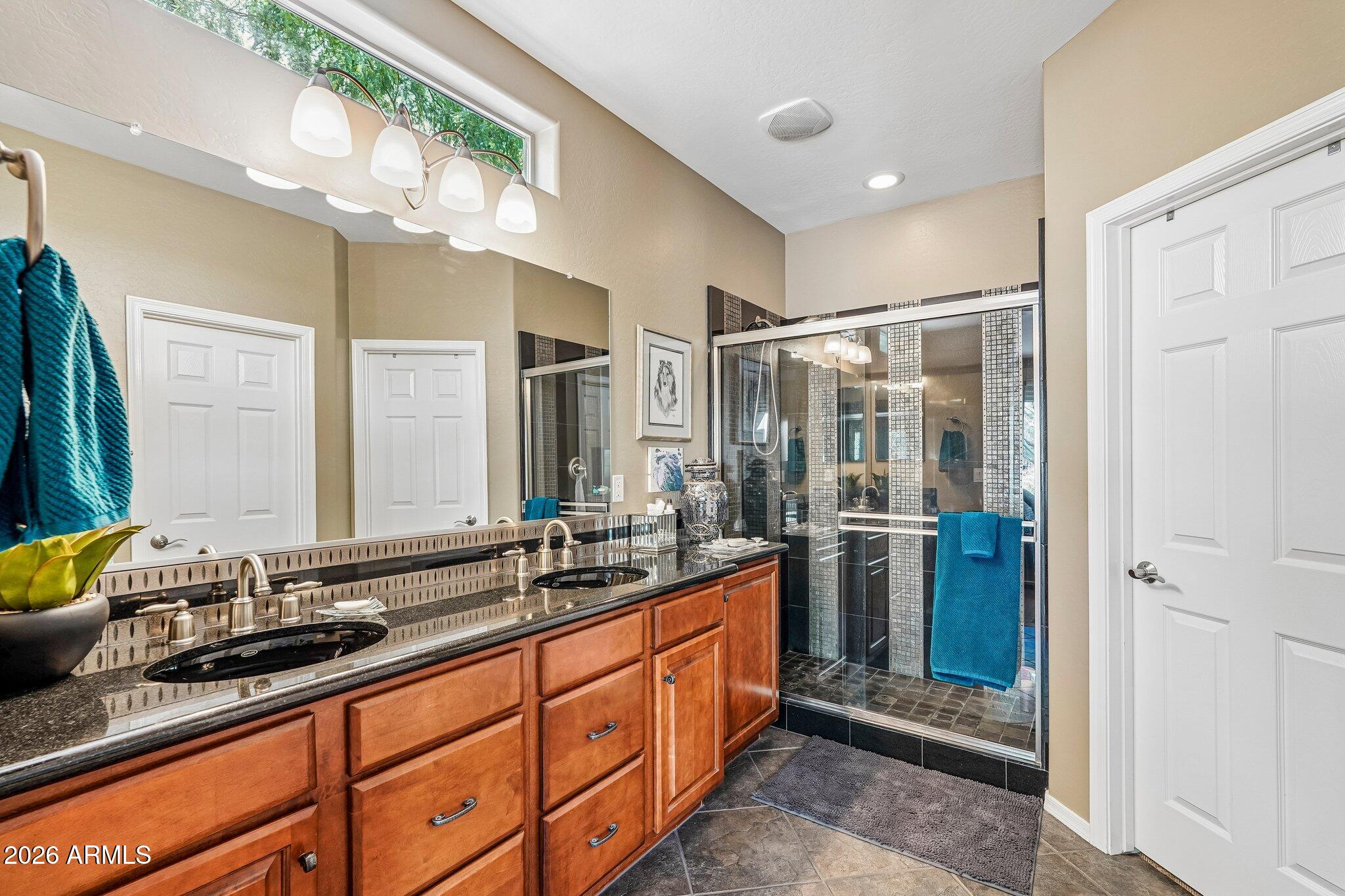 13068 West Plum Road Peoria, AZ 85383 - Photo 15 of 28 Owners Suite BA
