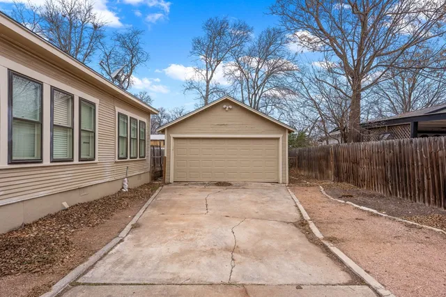 $2,350 | 312 Lytle Street, Kerrville, TX 78028