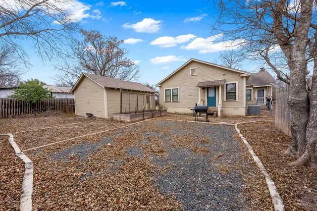 $2,350 | 312 Lytle Street, Kerrville, TX 78028