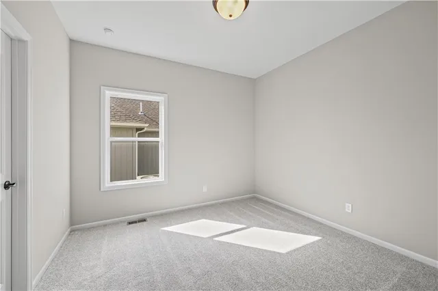 $587,840 | 10216 North Winchester Avenue, Kansas City, MO 64156