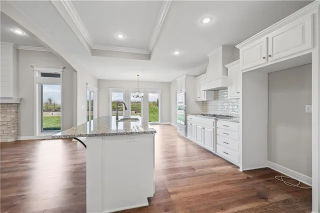 $587,840 | 10216 North Winchester Avenue, Kansas City, MO 64156