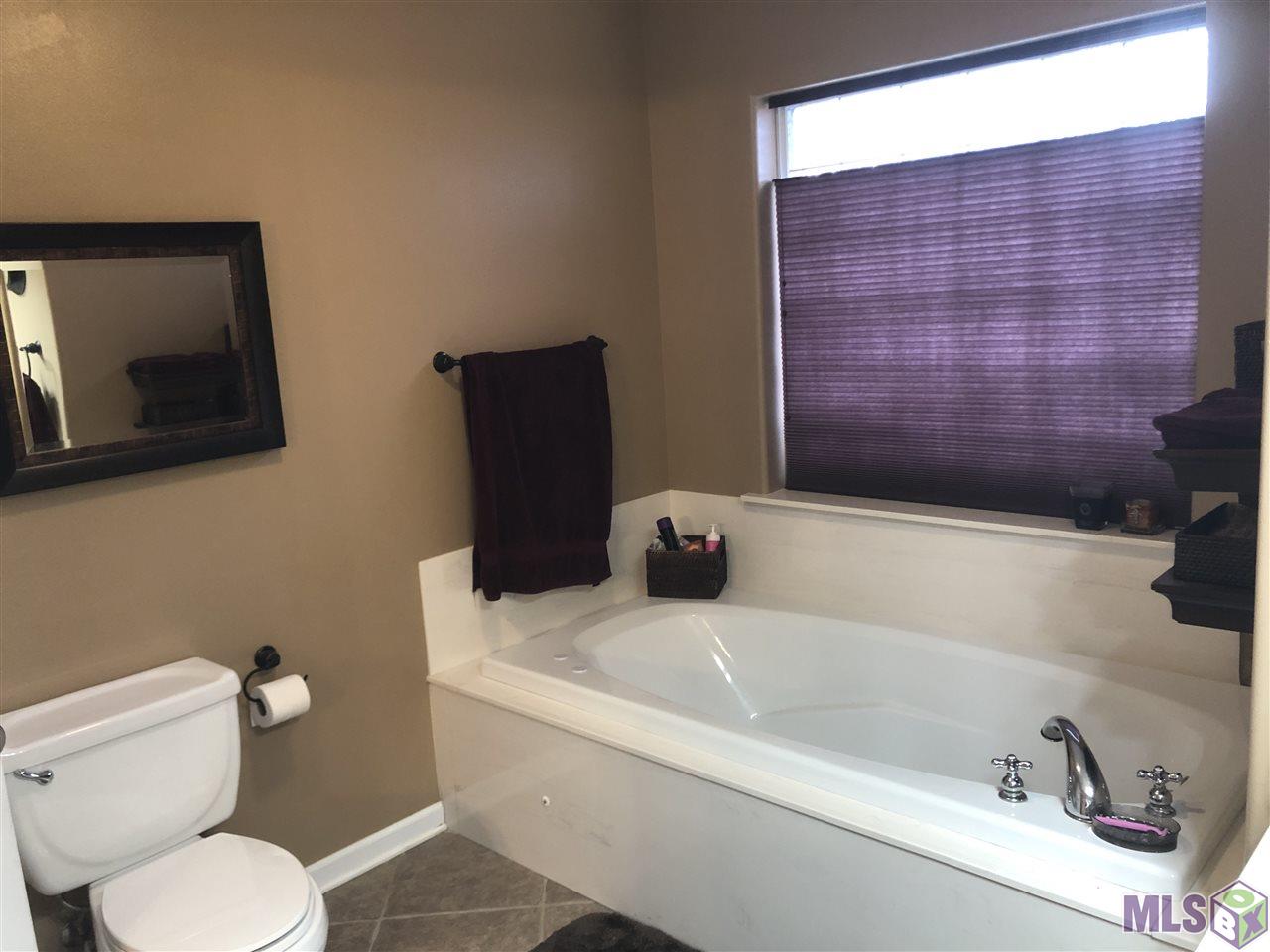 324 Aspen Drive Raceland, LA 70394 - Photo 8 of 14 Gallery Image 8