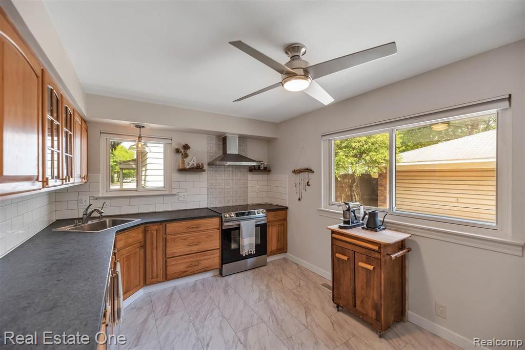 3024 Starr Road Royal Oak, MI 48073 - Photo 13 of 42