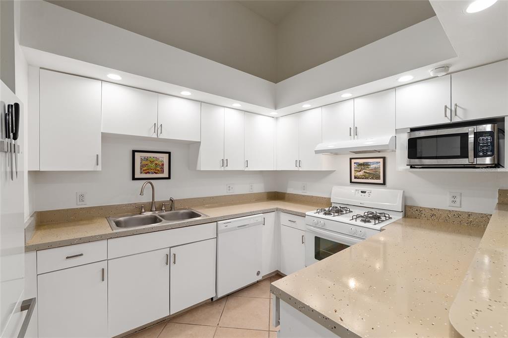 3953 Northwest 7th Place Gainesville, FL 32607 - Photo 7 of 16