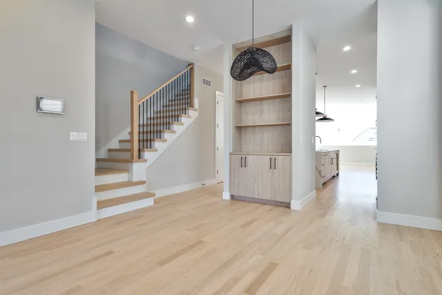 $1,399,000 | 1719 West Foster Avenue, Chicago, IL 60640