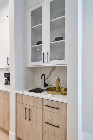 $1,399,000 | 1719 West Foster Avenue, Chicago, IL 60640