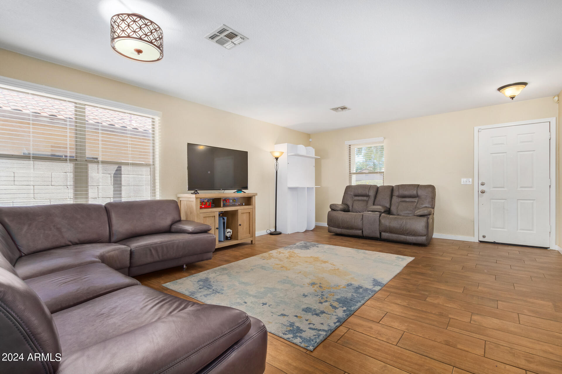 3020 West Red Fox Road Phoenix, AZ 85083 - Photo 2 of 18 04 - Red Fox