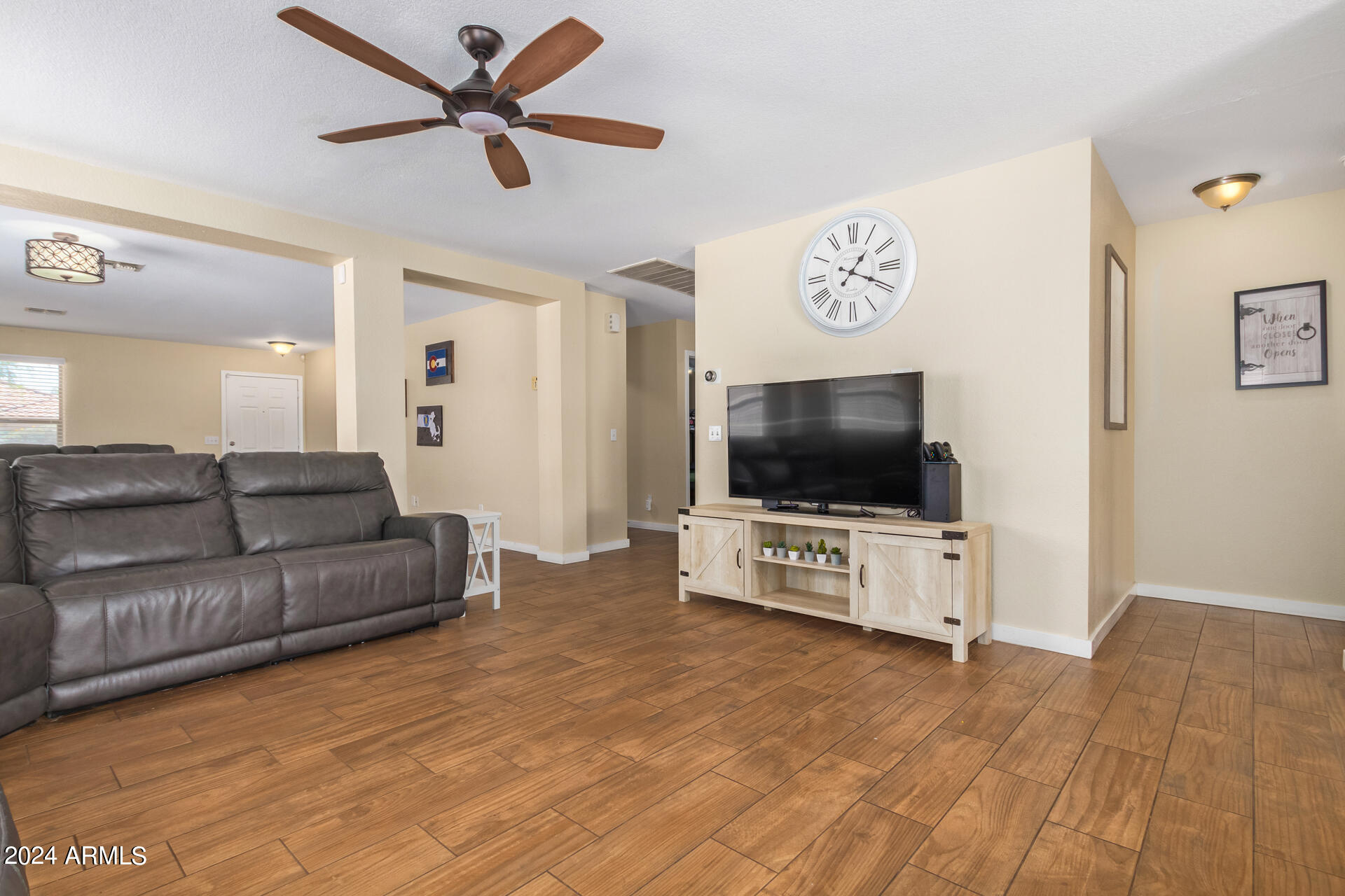 3020 West Red Fox Road Phoenix, AZ 85083 - Photo 4 of 18 06 - Red Fox