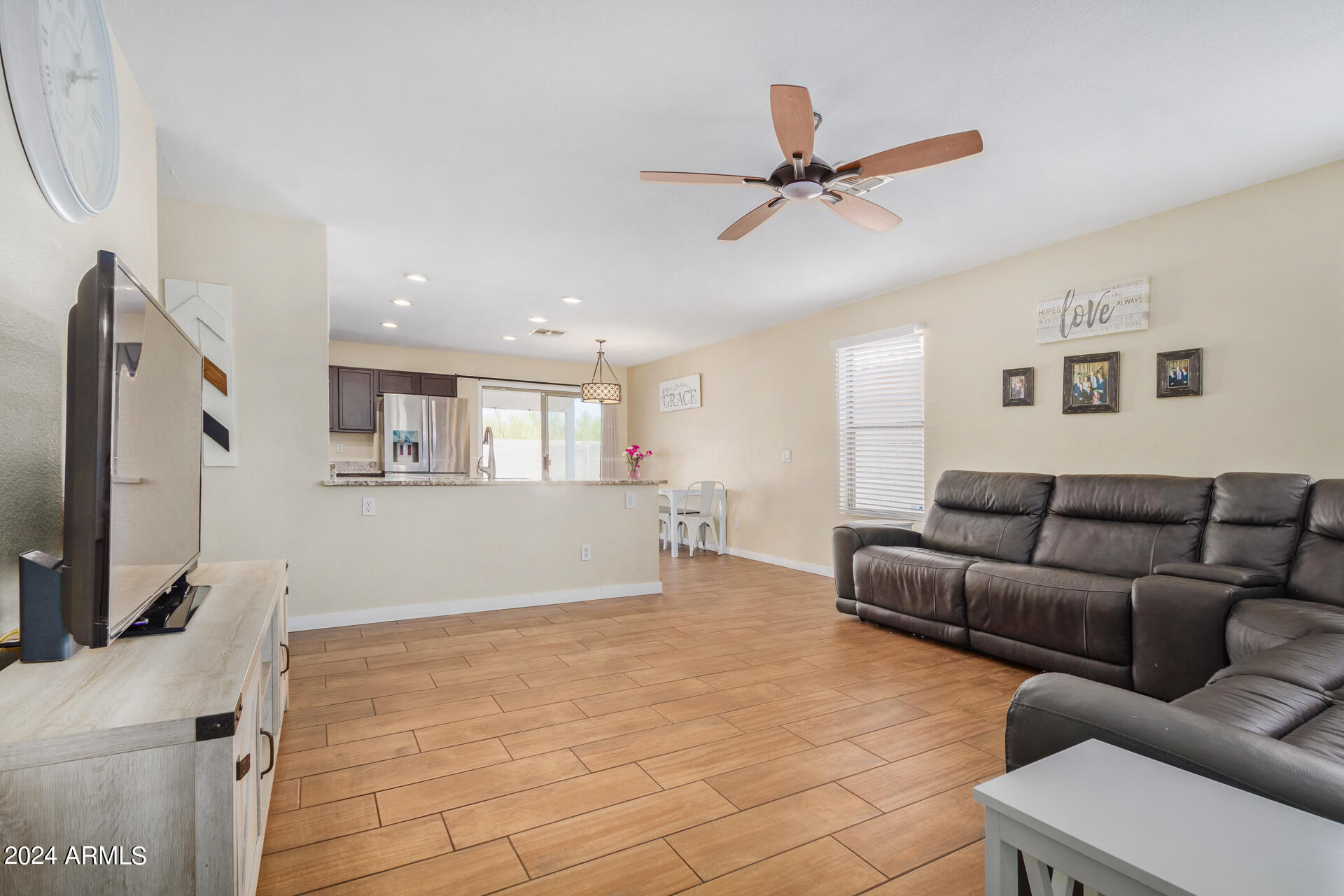 3020 West Red Fox Road Phoenix, AZ 85083 - Photo 6 of 18 09 - Red Fox