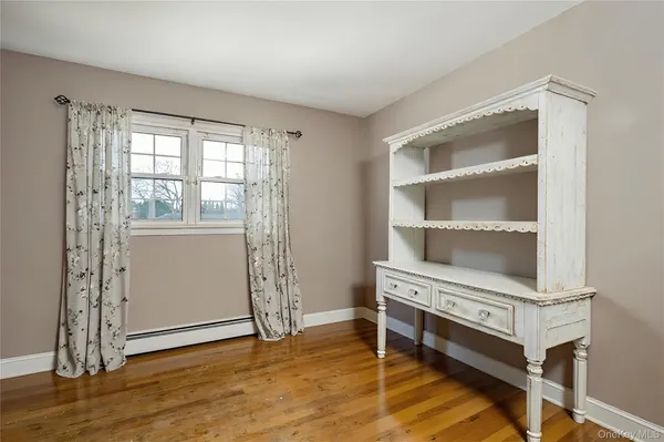 $749,000 | 727 Outlook Avenue, West Babylon, NY 11704