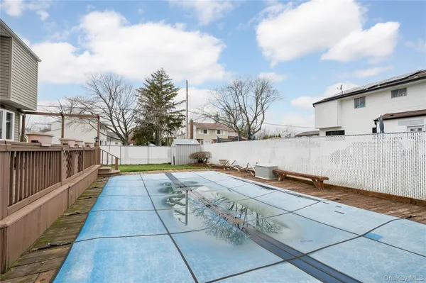$749,000 | 727 Outlook Avenue, West Babylon, NY 11704