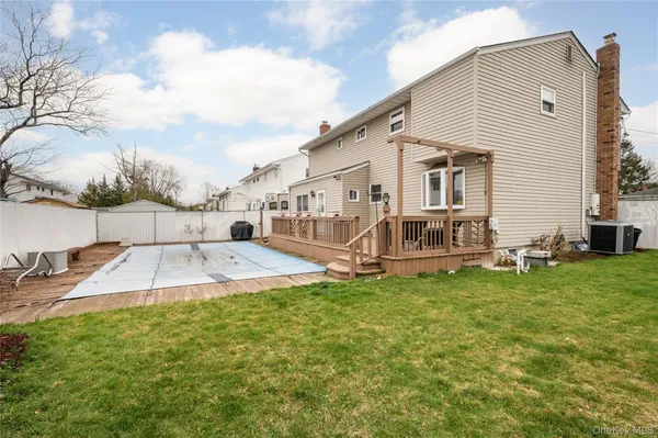 $749,000 | 727 Outlook Avenue, West Babylon, NY 11704