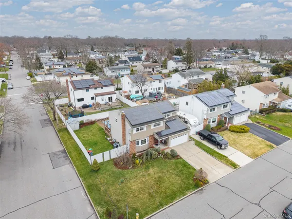 $749,000 | 727 Outlook Avenue, West Babylon, NY 11704