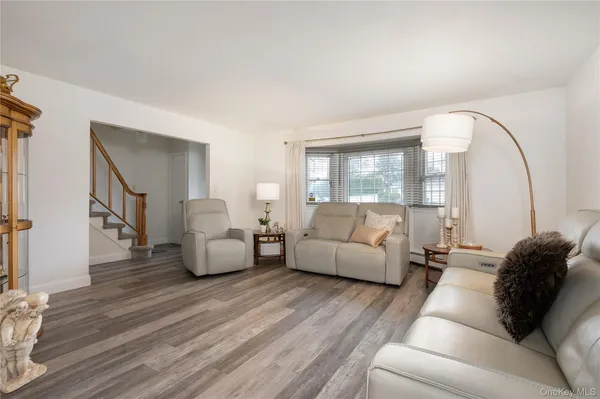 $749,000 | 727 Outlook Avenue, West Babylon, NY 11704