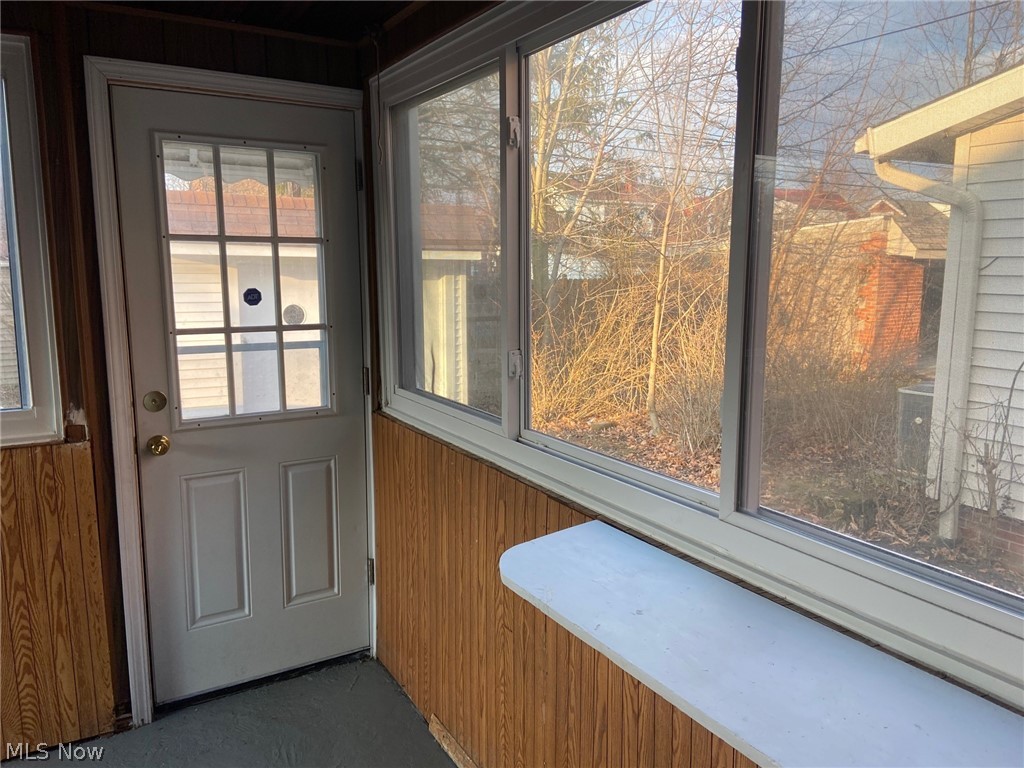 3827 Colony Road South Euclid, OH 44118 - Photo 12 of 29 Enclosed sun room with access to back yard