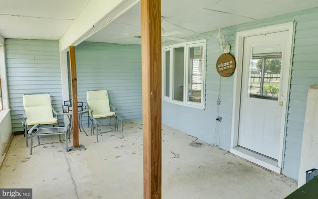 a view of a car garage
