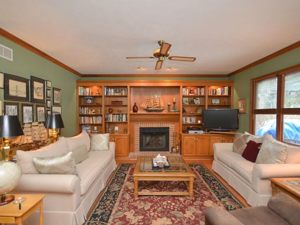 6938 Riverside Way Fishers, IN 46038 - Photo 11 of 24 Gallery Image 11