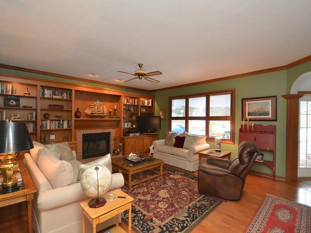 6938 Riverside Way Fishers, IN 46038 - Photo 10 of 24 Gallery Image 10