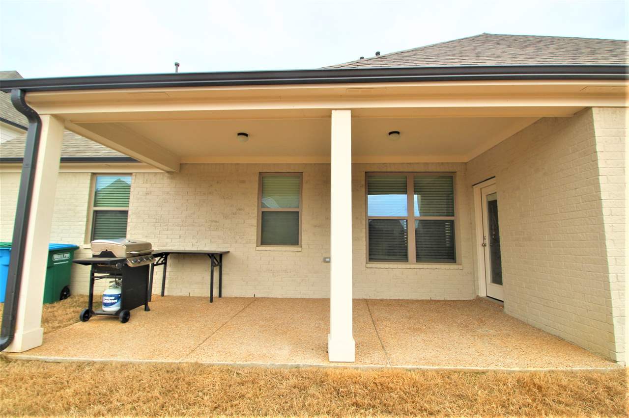 6421 Rutherford Circle Arlington, TN 38002 - Photo 2 of 25 Oversized covered patio
