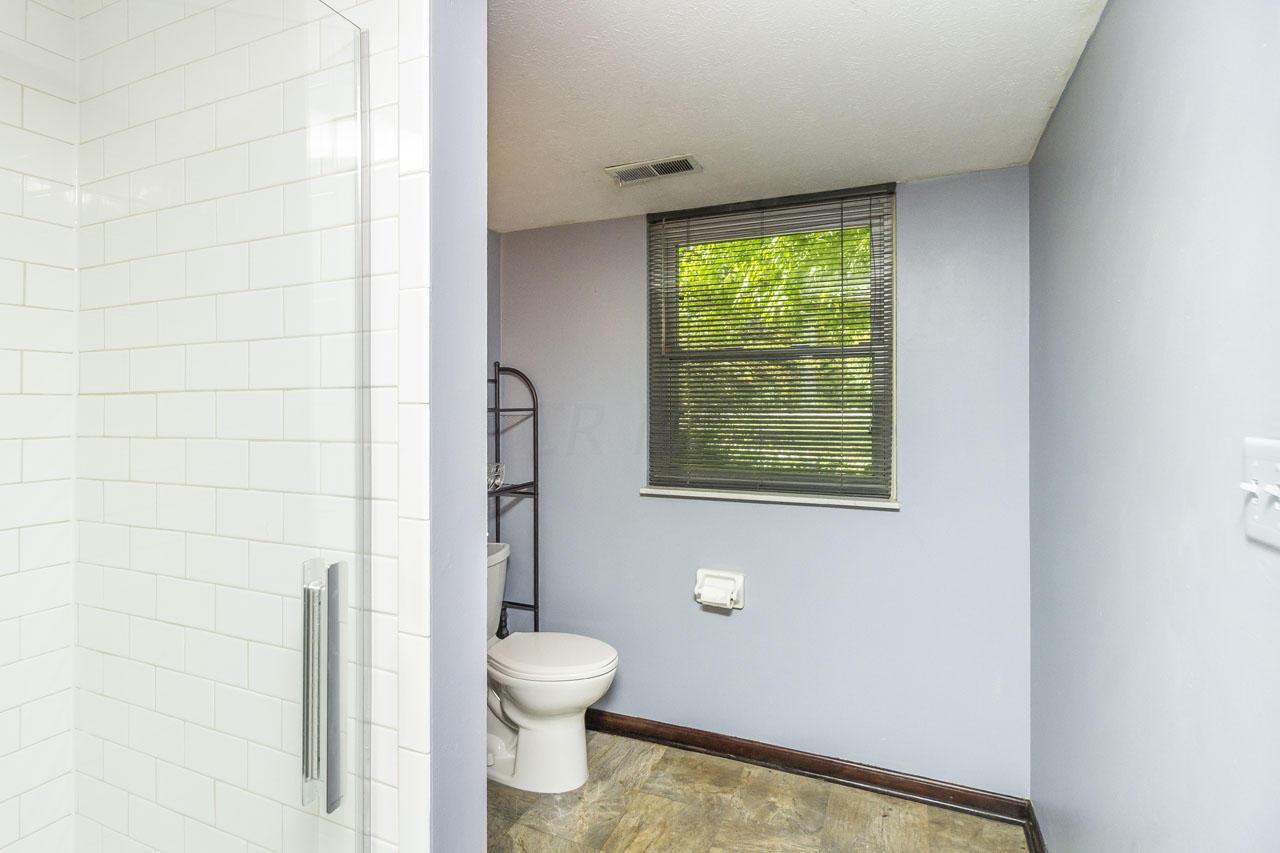 5756 Linworth Road Columbus, OH 43235 - Photo 18 of 24 Gallery Image 18