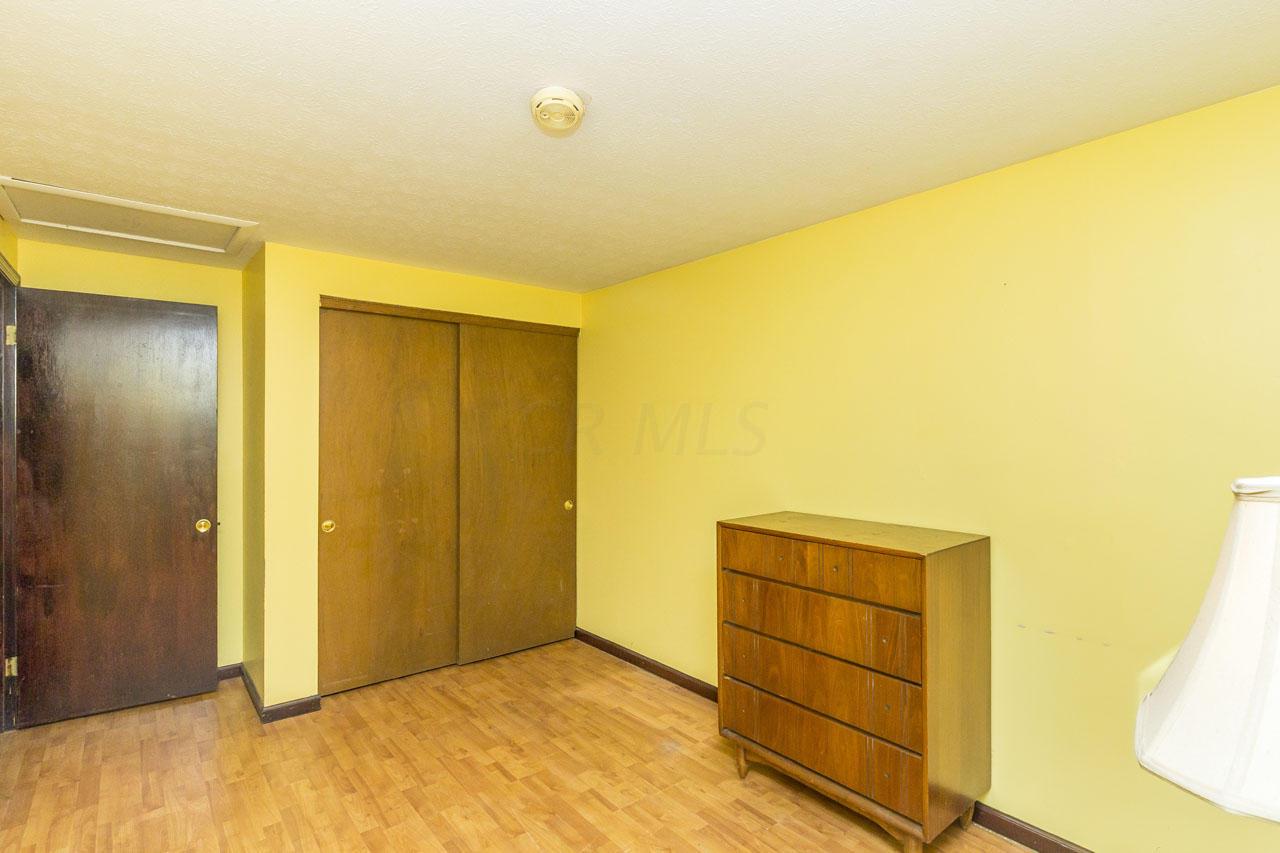 5756 Linworth Road Columbus, OH 43235 - Photo 10 of 24 Gallery Image 10