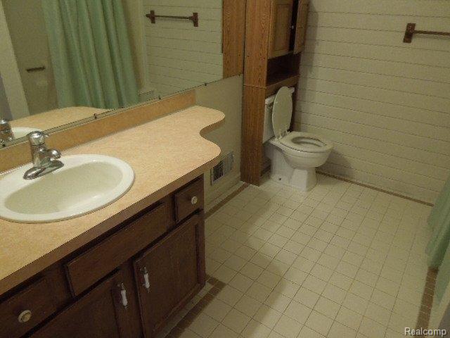 1417 Lake Nepessing Road Lapeer, MI 48446 - Photo 6 of 17 jygf 112.jpg