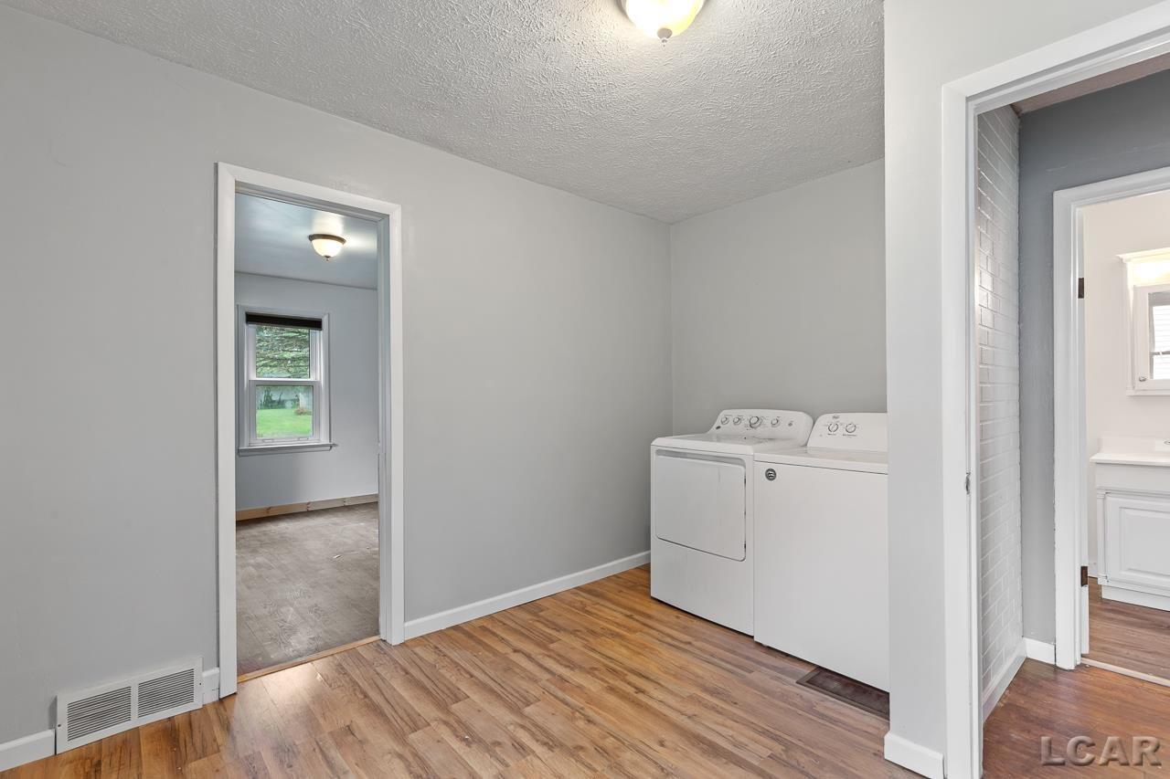 305 West Russell Road Tecumseh, MI 49286 - Photo 10 of 16 50043919-9.JPG