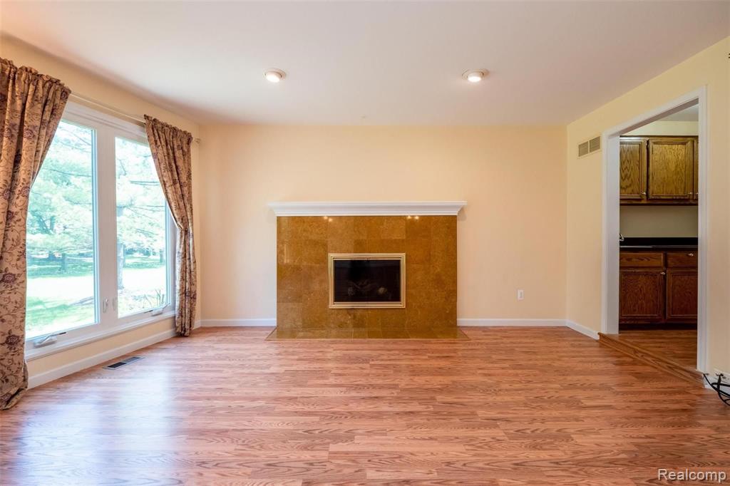 356 Silvervale Drive Rochester Hills, MI 48309 - Photo 9 of 33
