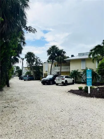 $425,000 | 5310 Gulf Of Mexico Drive, Unit 18, Longboat Key, FL 34228